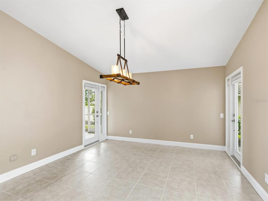 Empty room, Interior, Pendant Lights