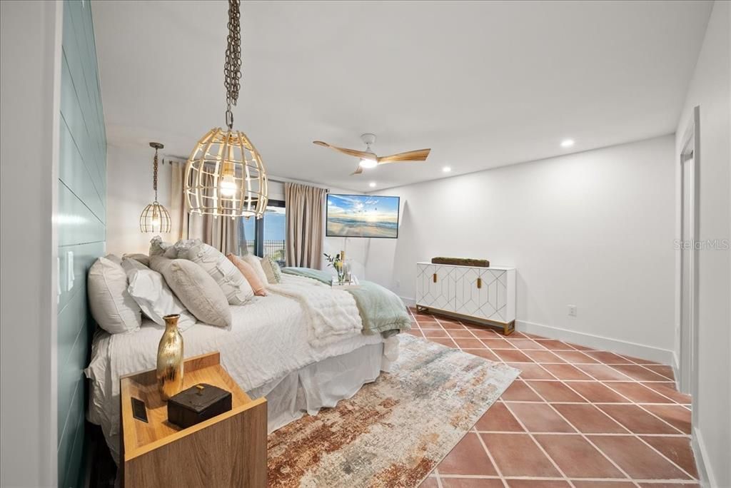 Bedroom, Interior, Pendant Lights, Recessed Lighting, Water