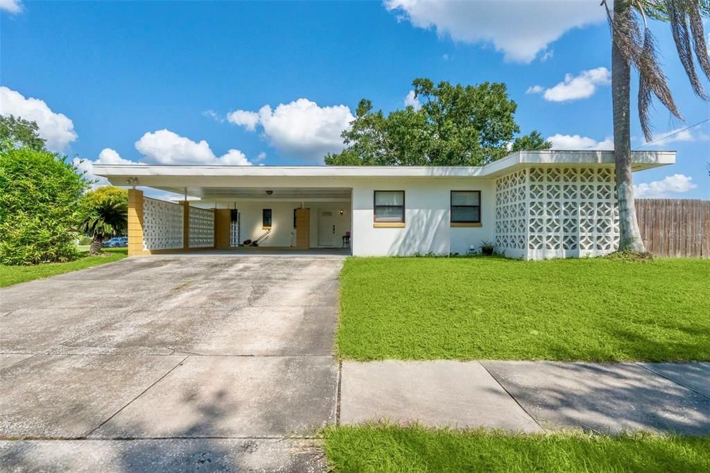 Backyard, Exterior, Facade, Ranch