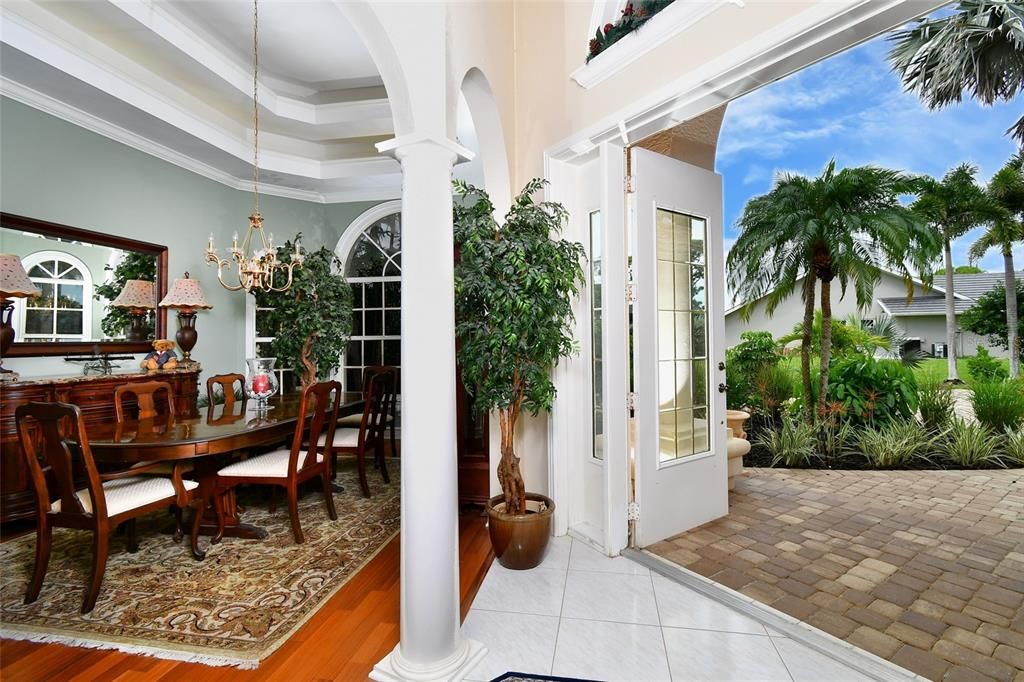 Dining room, Interior