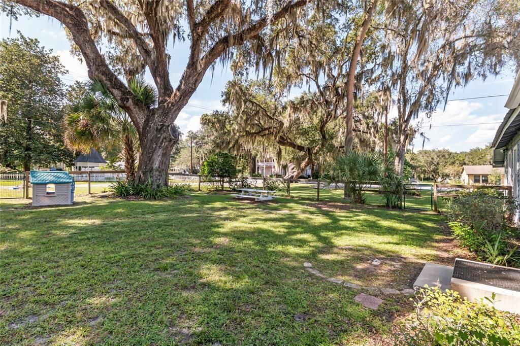 Backyard, Exterior