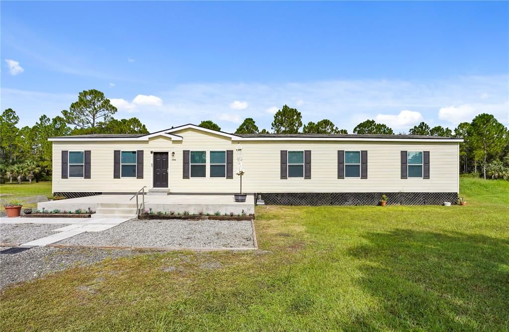 Backyard, Exterior, Facade, Ranch