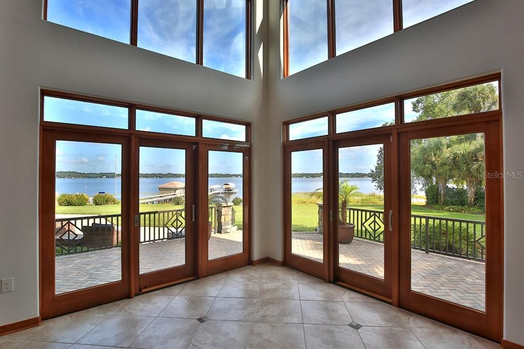 Interior, Sun Room, Water