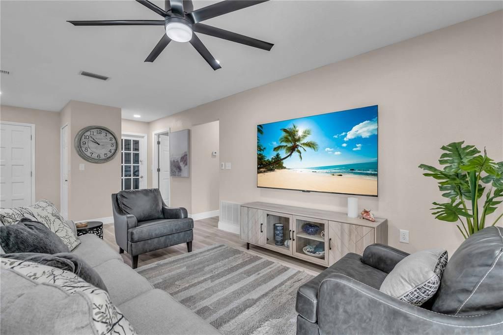 Interior, Living room, Recessed Lighting, Wood Texture Flooring