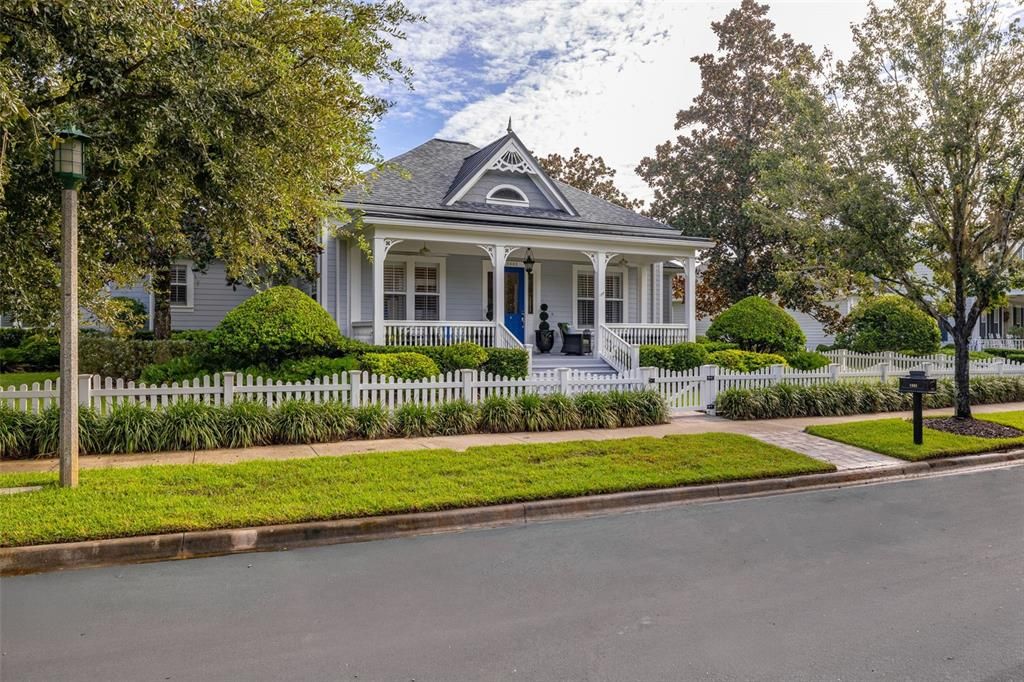 Exterior, Facade, Queen Anne Victorian