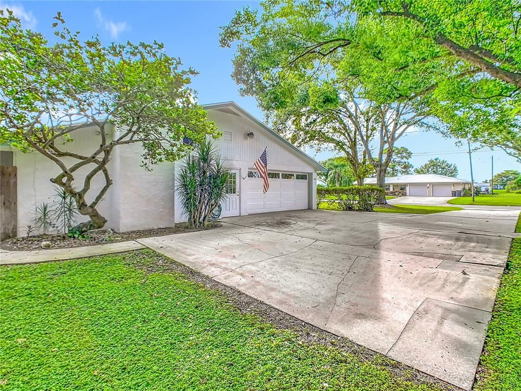 Detached Garage, Exterior