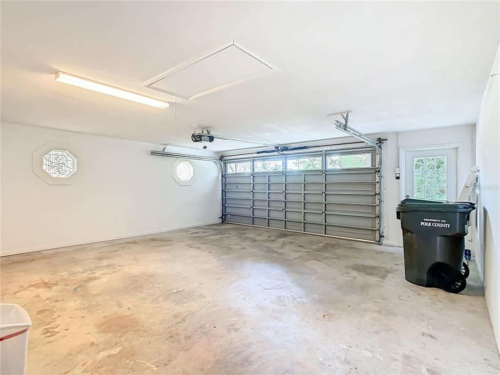 Garage, Interior