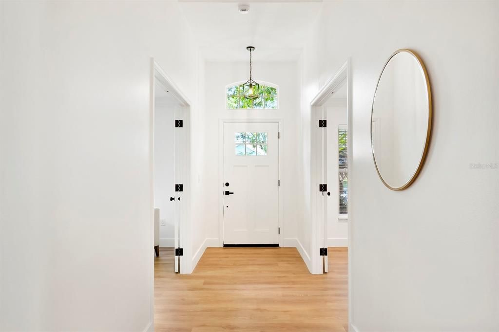Interior, Pendant Lights, Wood Texture Flooring