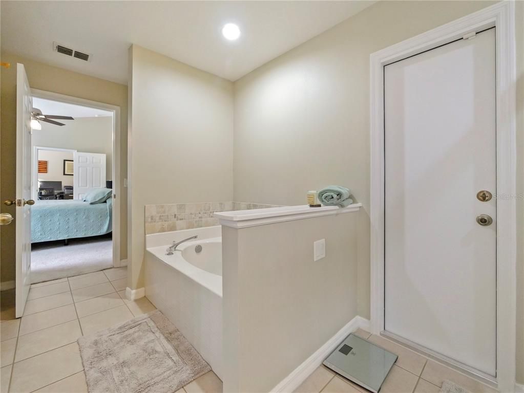 Bathroom, Bedroom, Interior, Recessed Lighting