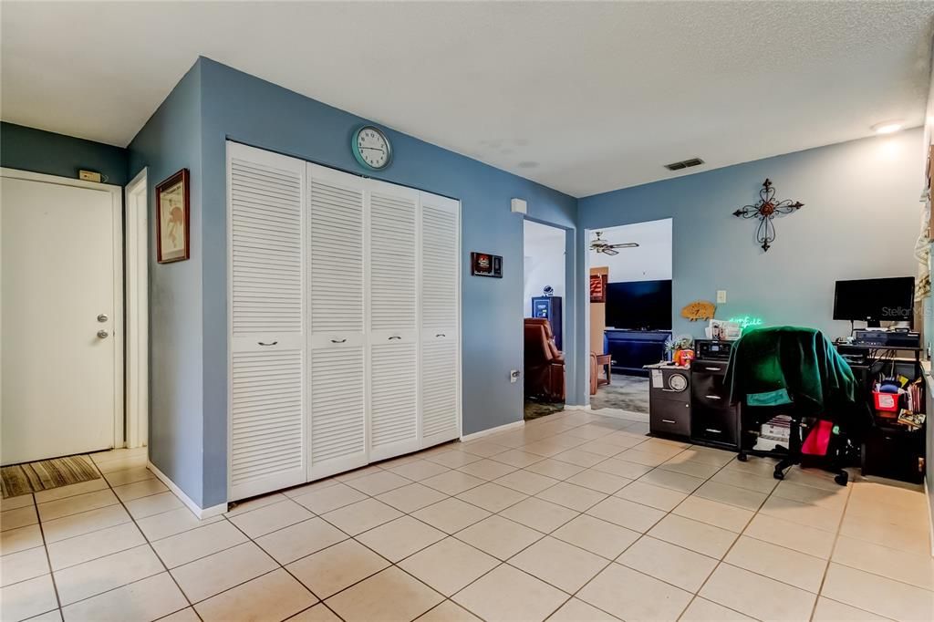 Home Office, Interior