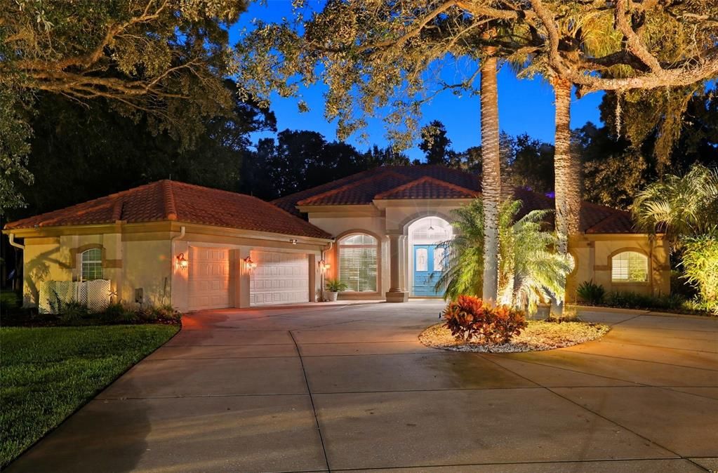 Attached, Exterior, Facade, Mediterranean