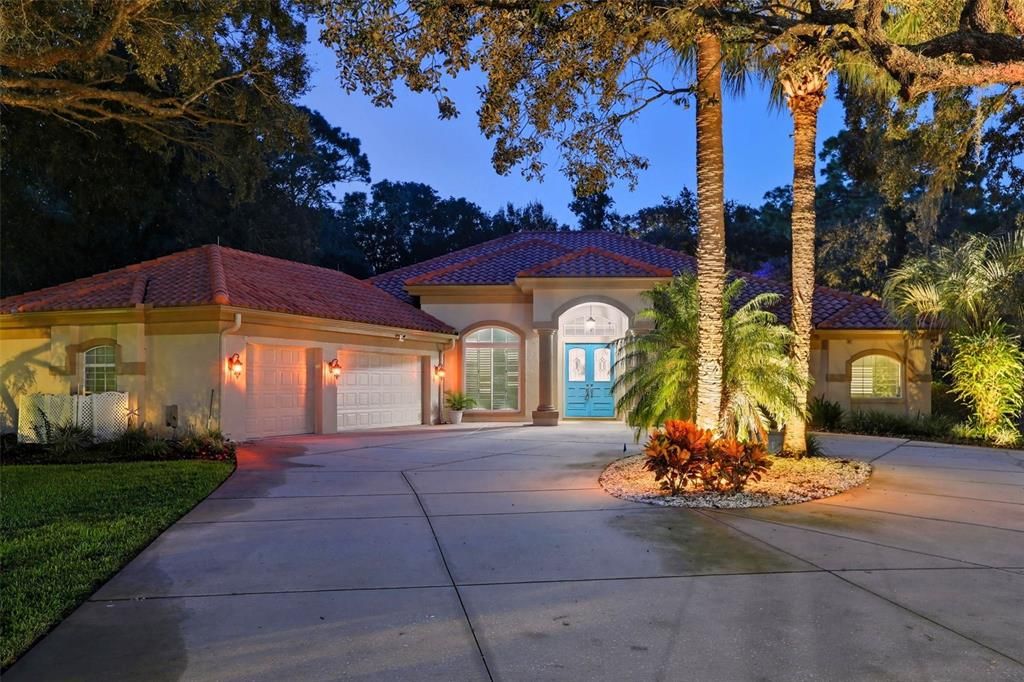 Attached, Exterior, Facade, Mediterranean