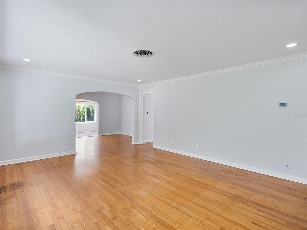 Empty room, Interior, Recessed Lighting, Wood Texture Flooring