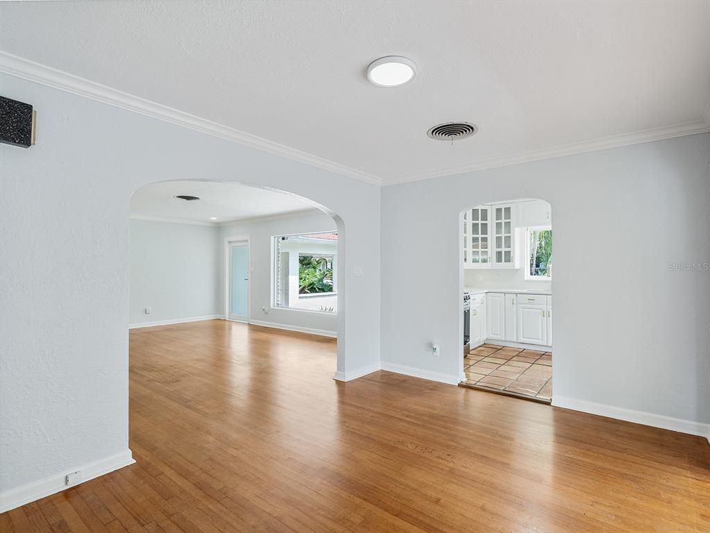 Empty room, Interior, Recessed Lighting, Wood Texture Flooring