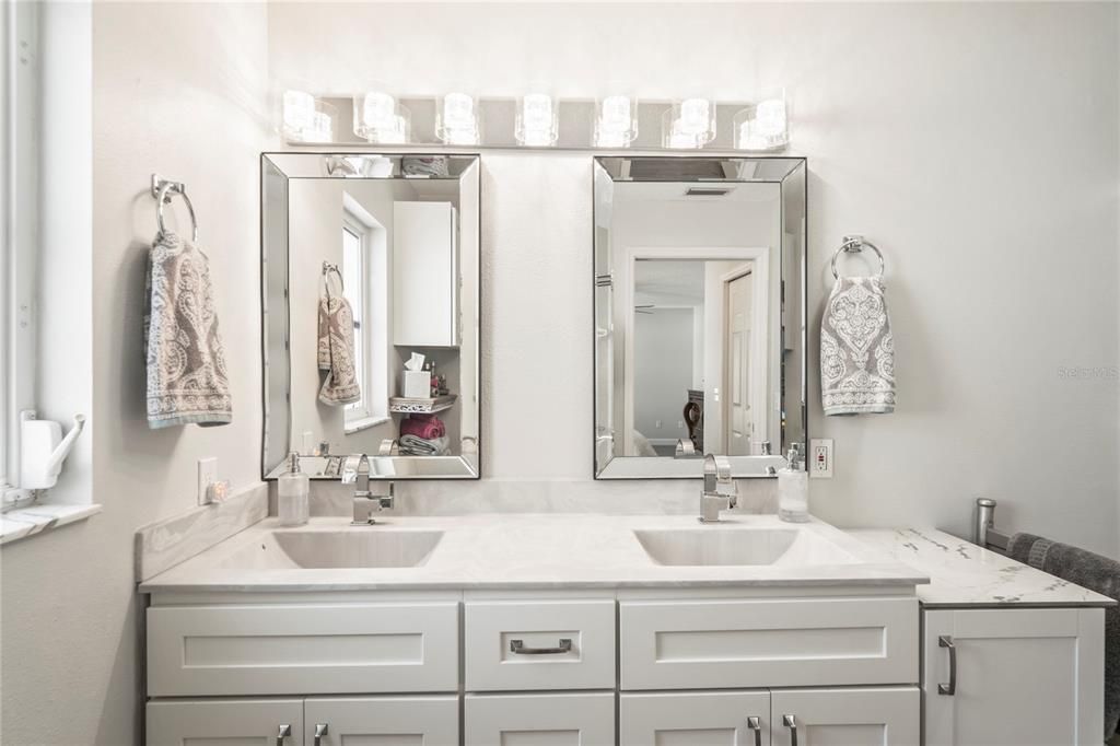 Bathroom, Dual Sink Vanities, Interior