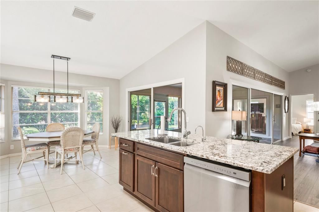 Dining room, Interior, Kitchen, Pendant Lights, Stainless Steel Appliances