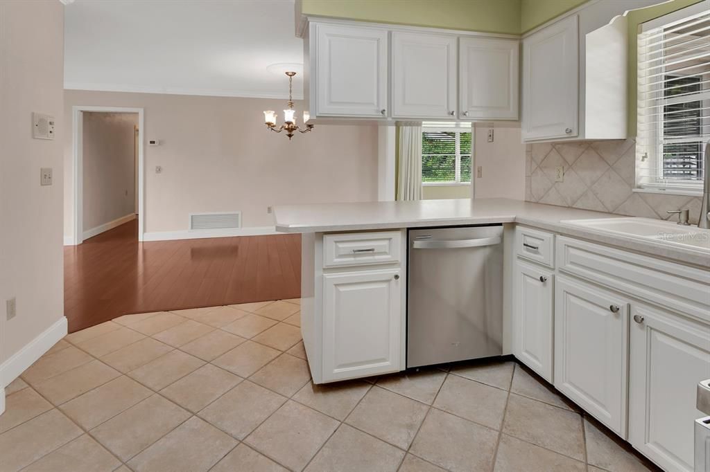 Chandelier, Interior, Kitchen, Wood Texture Flooring
