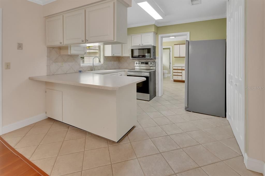 Interior, Kitchen, Stainless Steel Appliances