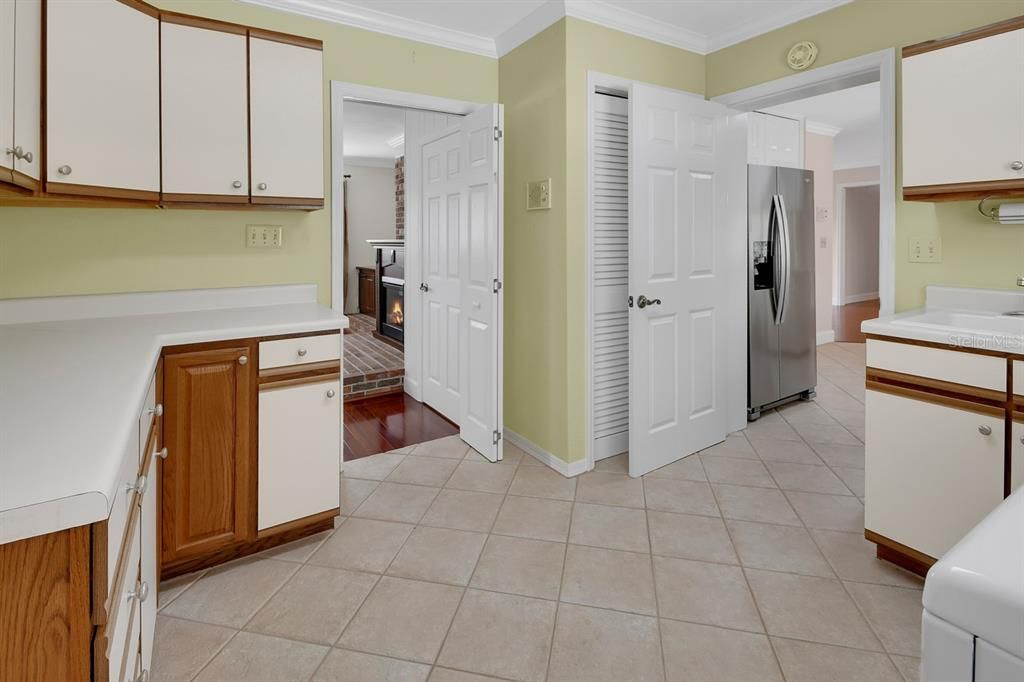 Fireplace, Interior, Kitchen
