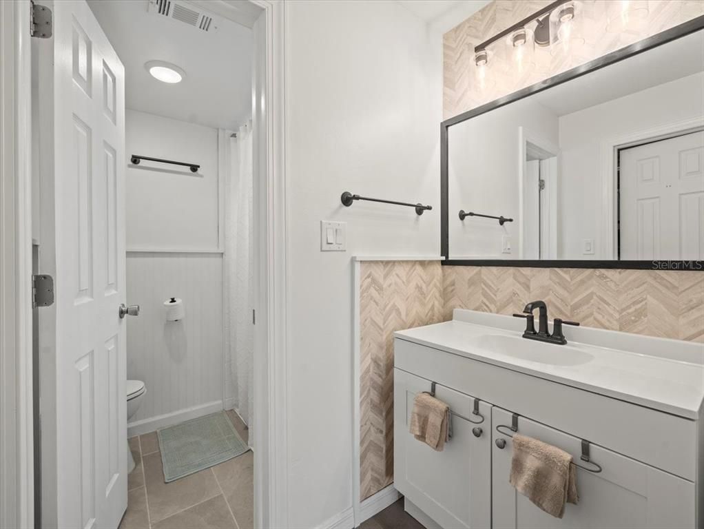 Bathroom, Interior, Recessed Lighting