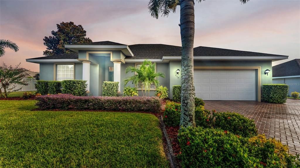 Attached, Exterior, Facade, Ranch