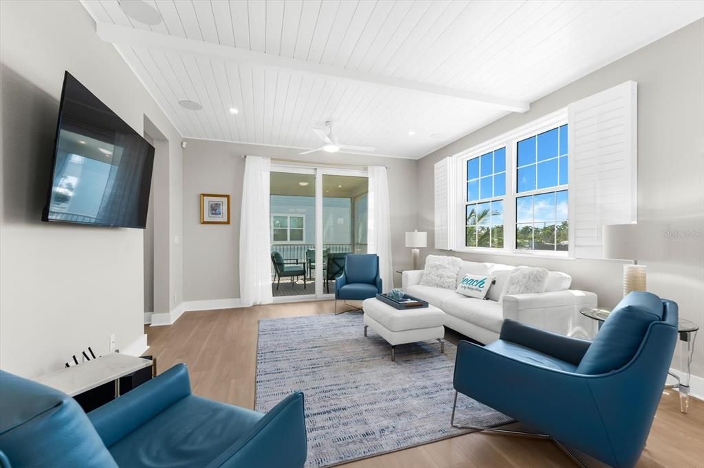 Interior, Living room, Recessed Lighting, Wood Texture Flooring