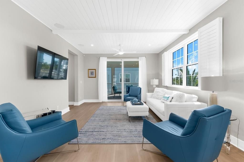 Interior, Living room, Recessed Lighting, Wood Texture Flooring