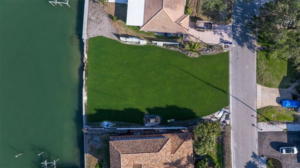 Exterior, Drone
