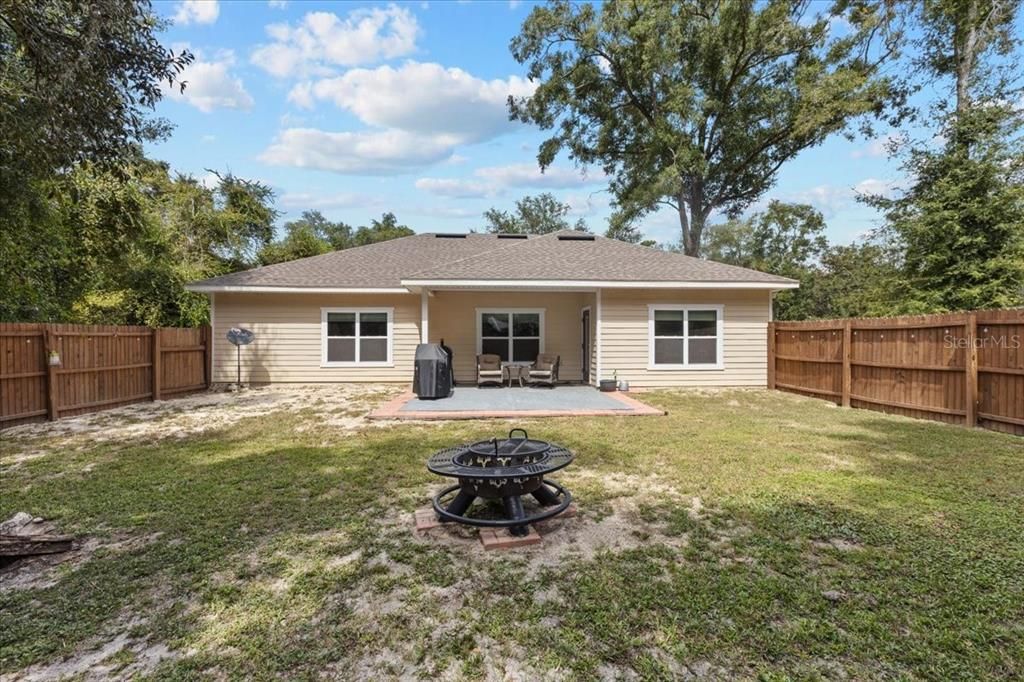 Backyard, Exterior