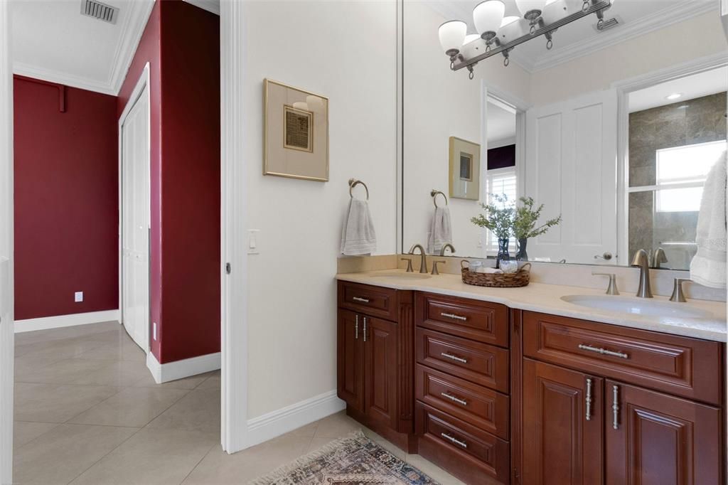 Bathroom, Dual Sink Vanities, Interior