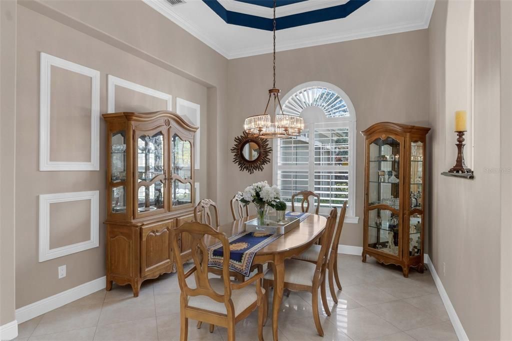 Chandelier, Dining room, Interior, Pendant Lights