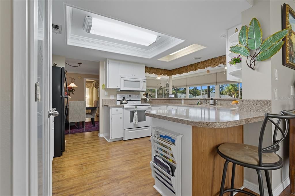Dining room, Interior, Kitchen, Recessed Lighting, Wood Texture Flooring
