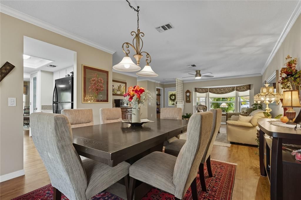 Chandelier, Dining room, Interior, Living room, Pendant Lights, Wood Texture Flooring