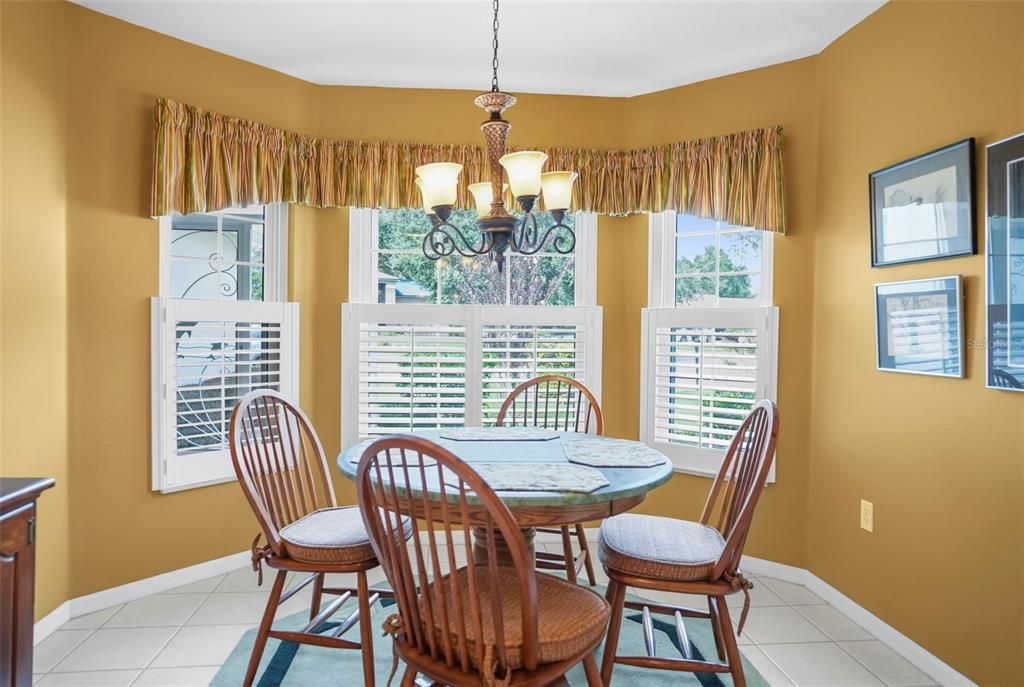 Chandelier, Dining room, Interior