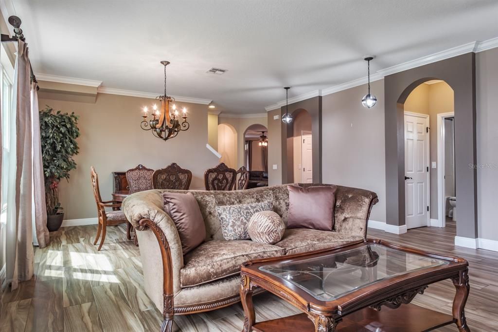 Chandelier, Dining room, Interior, Living room, Pendant Lights, Wood Texture Flooring
