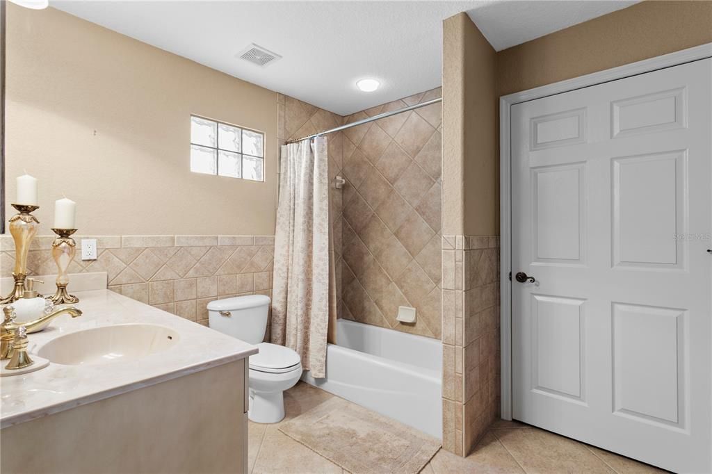 Bathroom, Interior, Recessed Lighting