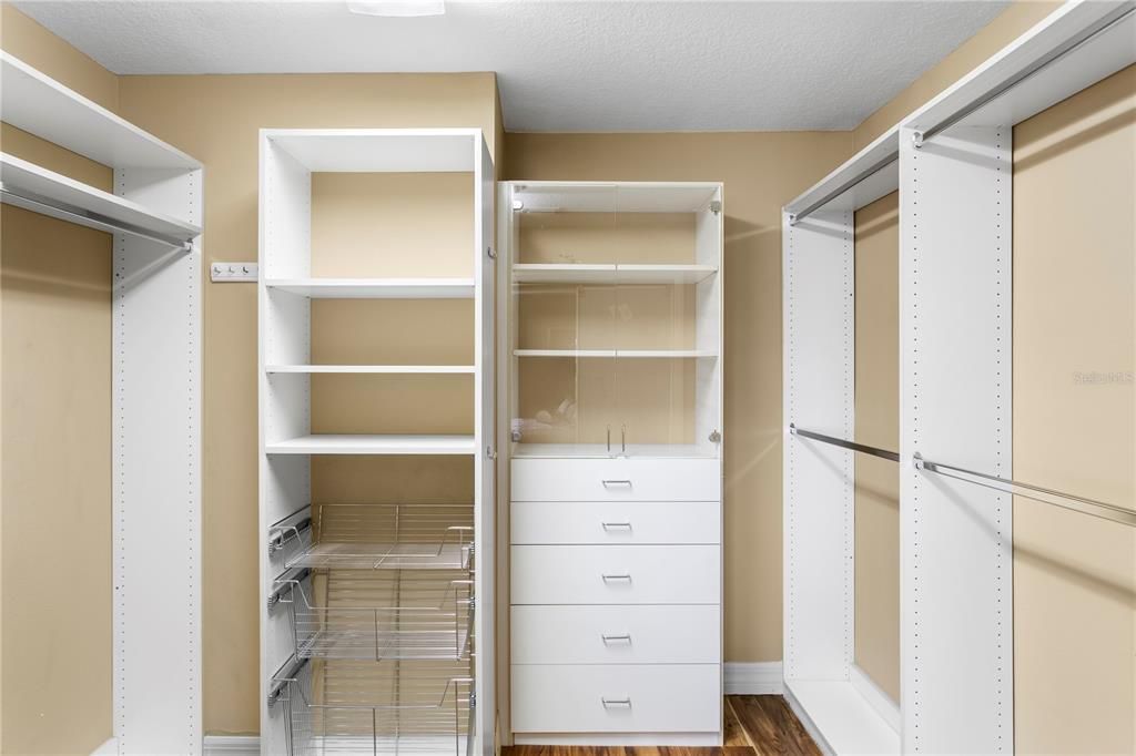 Interior, Walk-in Closets, Wood Texture Flooring