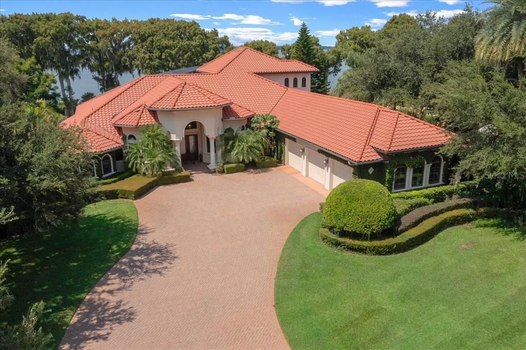 Exterior, Drone