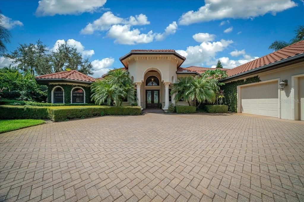 Attached, Exterior, Facade, Mediterranean