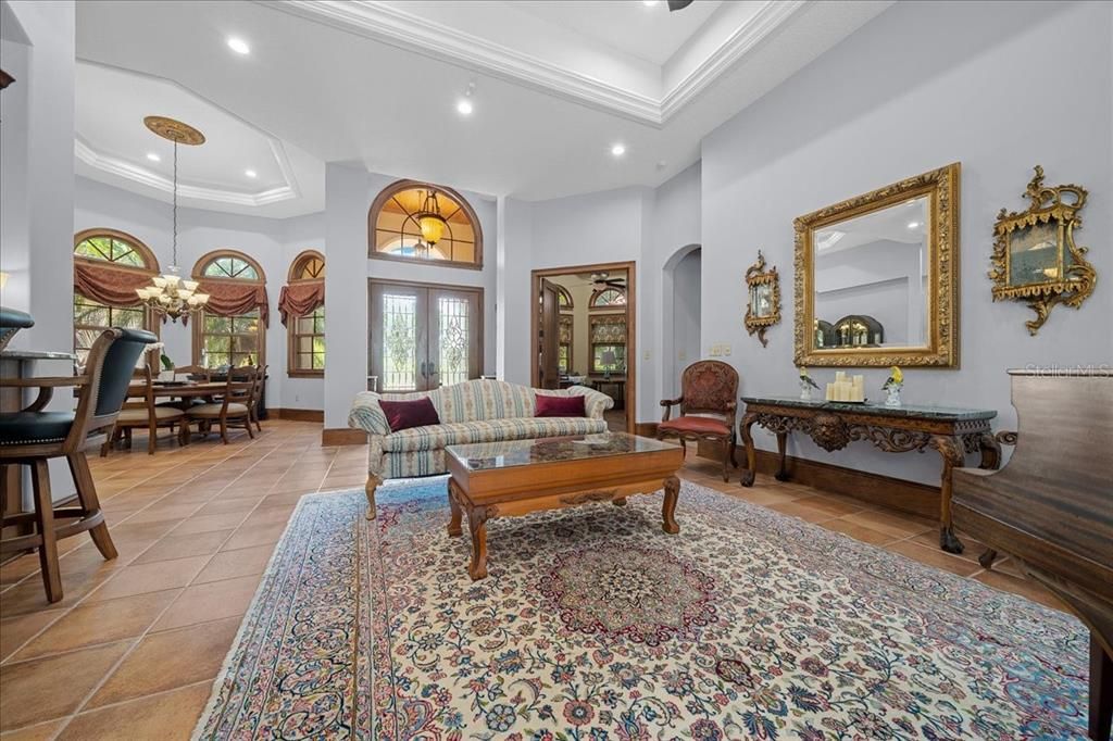 Chandelier, Dining room, Interior, Living room, Pendant Lights, Recessed Lighting