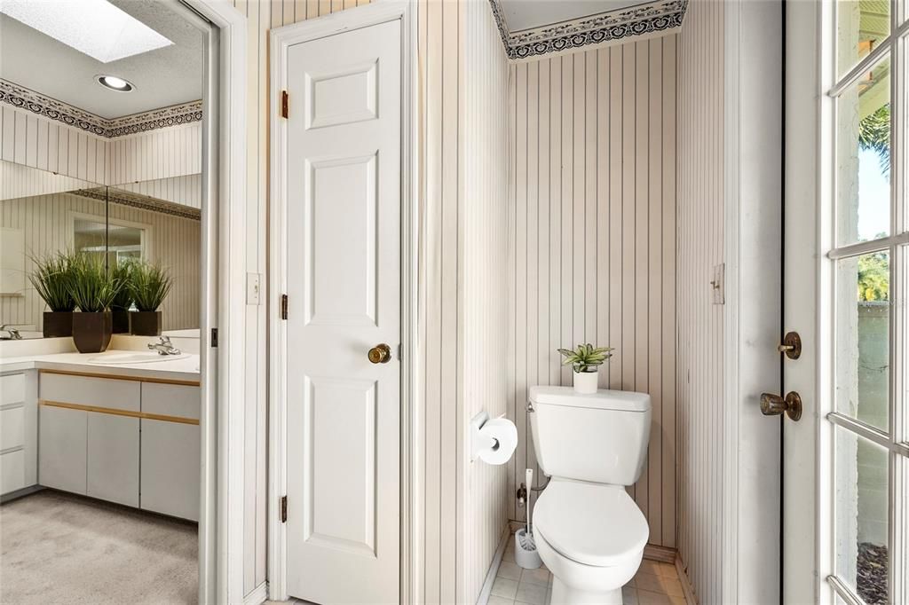 Bathroom, Interior, Recessed Lighting