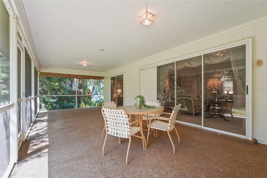 Dining room, Interior, Recessed Lighting