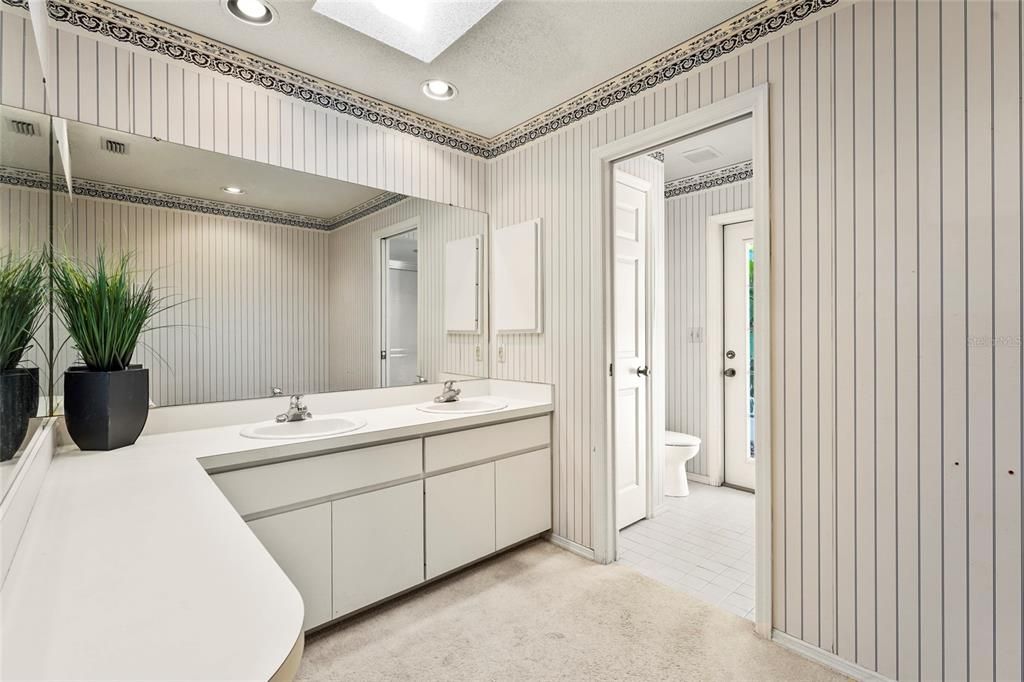 Bathroom, Dual Sink Vanities, Interior, Recessed Lighting