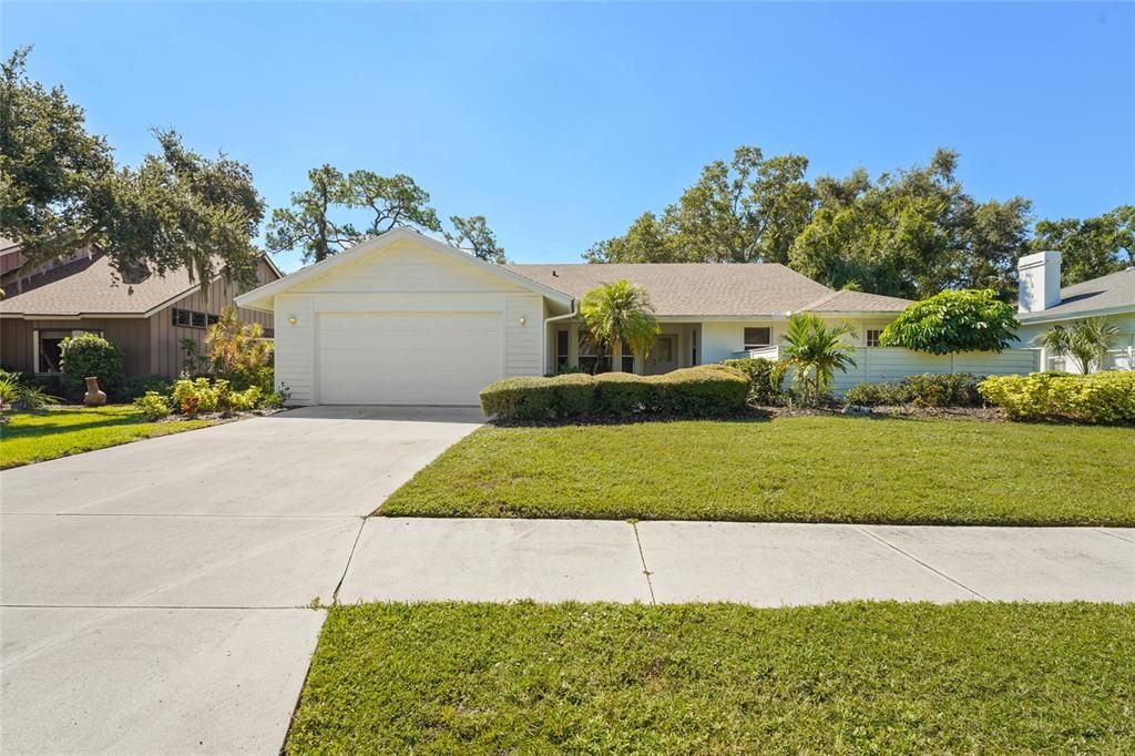 Attached, Exterior, Facade, Ranch