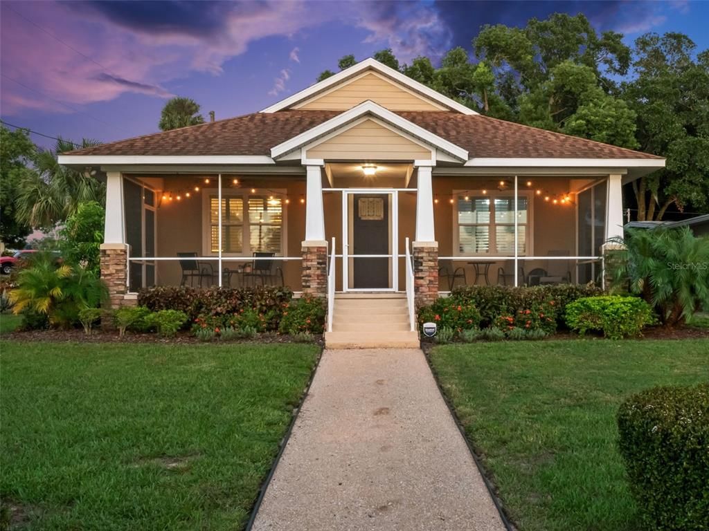 Exterior, Facade, Ranch