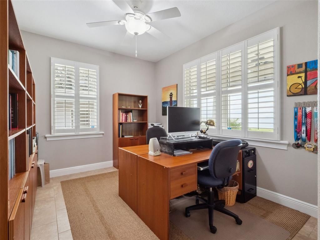 Home Office, Interior