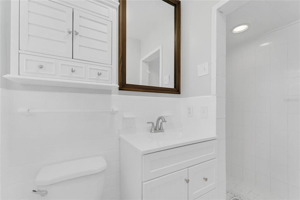 Bathroom, Interior, Recessed Lighting