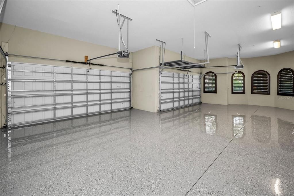 Garage, Interior