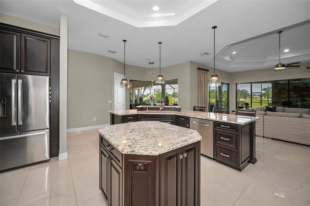 Interior, Kitchen, Living room, Pendant Lights, Recessed Lighting, Stainless Steel Appliances