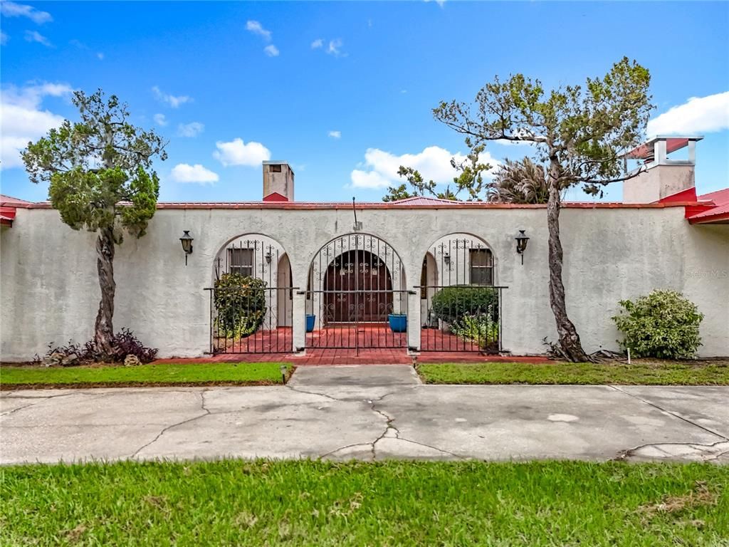 Exterior, Facade, Spanish Mediterranean